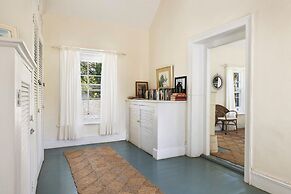 Captain'S Cove: Historic House Near Town And Beach