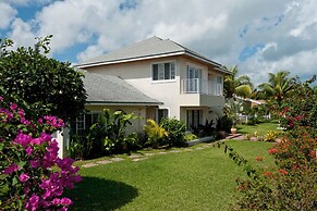 Buttonwood Bliss: Lux Condo With Amenities