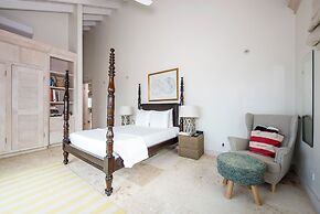 Wild Orchid Hideaway: Lux Beachfront Sanctuary