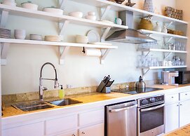 Wild Orchid Hideaway: Lux Beachfront Sanctuary