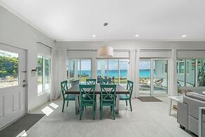 Seaside Escape: Luxurious Coastal Retreat