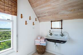 Hilltop Haven: Luxurious Historic Estate With Harbor Views