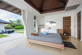 Oceanfront Oasis: Renovated Villa With Pool