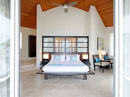 Caribbean Retreat: Private Villa With Panoramic Ocean Views