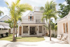 Beachfront Bliss: Luxury Dunmore Town Home With Pool