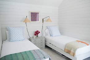 Beachfront Bliss: Luxury Dunmore Town Home With Pool