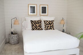 Beachfront Bliss: Luxury Dunmore Town Home With Pool