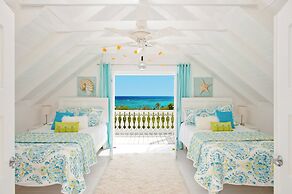 Coastal Comfort: Charming Cottage With Private Pool