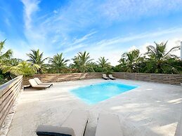 Coastal Comfort: Charming Cottage With Private Pool