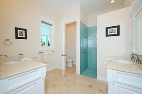 Buttonwood Bliss: Lux Condo With Views