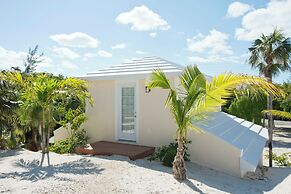Touch Of Class Cottage: Beachfront Oasis