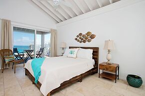 Touch Of Class Cottage: Beachfront Oasis