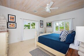 Luxury Villa: Private Beachfront Escape