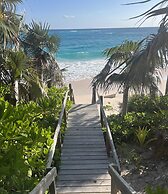 Luxury Villa: Private Beachfront Escape