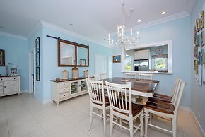 Luxury Villa: Private Beachfront Escape