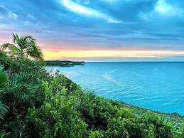 Luxury Villa With Private Beach Access