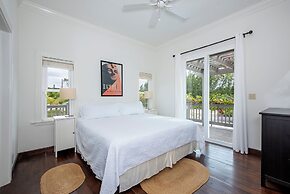 Seaside Escape: Private Beachfront Villa With Infinity Pool