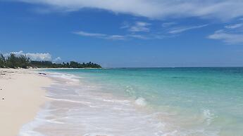Seaside Escape: Private Beachfront Villa With Infinity Pool