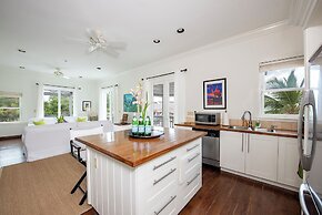 Seaside Escape: Private Beachfront Villa With Infinity Pool