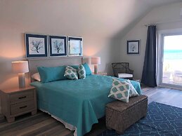 Oceanfront Elegance: New Home With Dock, Kayaks, And Pool