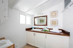 Harbour Island Haven: Newly Remodeled Cottage Near Pink Sands Beach