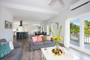 Pink Sand Paradise: Cozy Beachfront Cottage