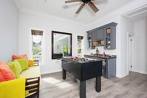 Pink Sand Paradise: Cozy Beachfront Cottage