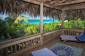 Oceanfront Oasis: Contemporary Villa With Pool