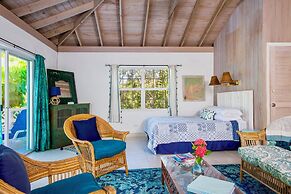 Oceanfront Oasis: Contemporary Villa With Pool