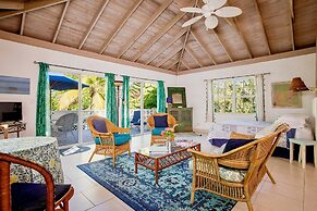 Oceanfront Oasis: Contemporary Villa With Pool