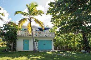 Oceanfront Oasis: Contemporary Villa With Pool