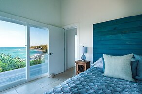 Island Escape: Secluded Beachfront Cottage With Pool