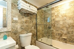 Island Escape: Secluded Beachfront Cottage With Pool