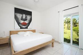 Dream Villa: Private Oasis Above Pink Sand Beach