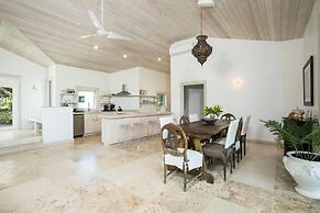 Dream Villa: Private Oasis Above Pink Sand Beach