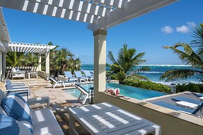 Caribbean Dream: Luxurious Villa With Private Beach Access