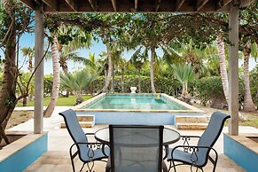 Caribbean Dream: Luxurious Villa With Private Beach Access