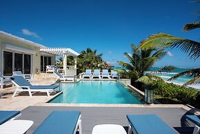 Caribbean Dream: Luxurious Villa With Private Beach Access