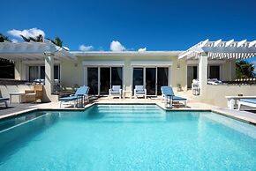Caribbean Dream: Luxurious Villa With Private Beach Access