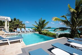 Caribbean Dream: Luxurious Villa With Private Beach Access