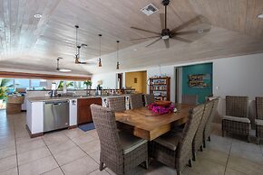 Caribbean Dream: Luxurious Villa With Private Beach Access