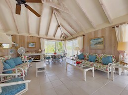 Island Oasis: Beachfront Retreat With Infinity Pool