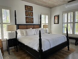 Shangri-La Serenity: Beach Villa With Views