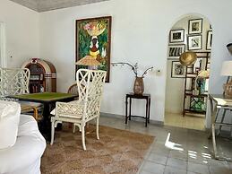 Shangri-La Serenity: Beach Villa With Views