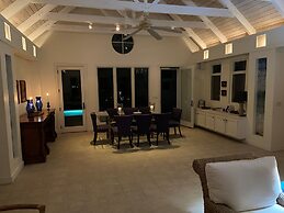 Coastal Charm: Newly Renovated Historic Cottage On The Beach