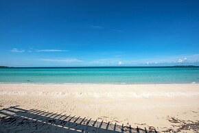 Secluded Luxury: New Beachfront Home With Pool