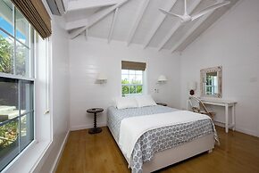 Refuge By The Sea: Tranquil Cottage