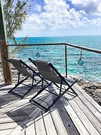 Seaside Serenity: Elegant Beachfront Escape