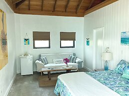 Seaside Serenity: Elegant Beachfront Escape