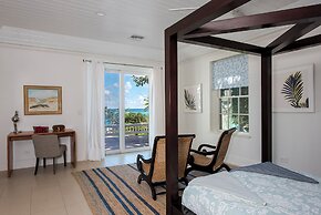 Waterfront Wonder: Cottage With Stunning Views